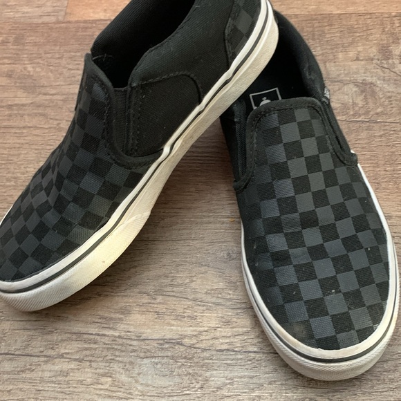 Vans - Picture 2 of 5